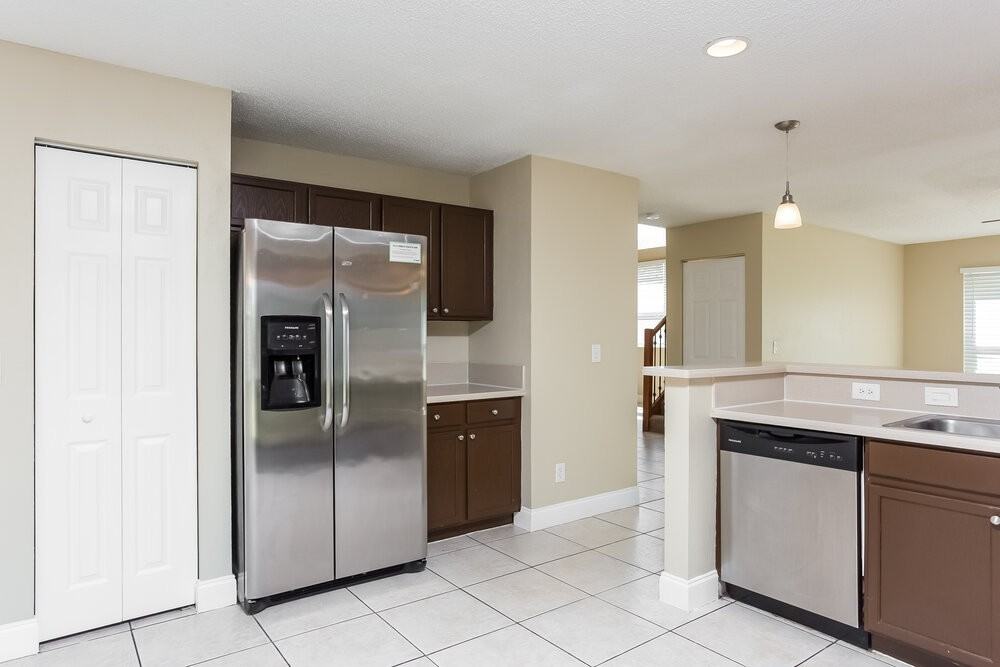 2314 Sw 135th Ave - Photo 6 of 15