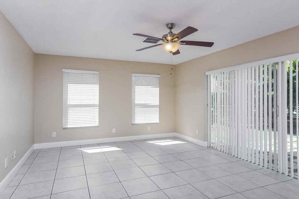 2314 Sw 135th Ave - Photo 7 of 15