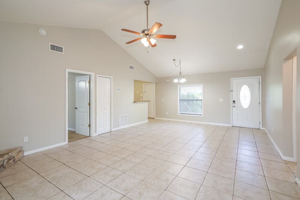 3824 Tree Lake Dr - Photo 4 of 15