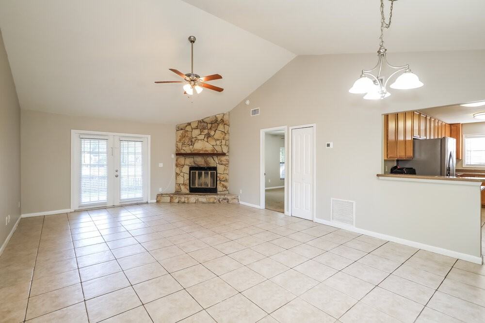 3824 Tree Lake Dr - Photo 5 of 15