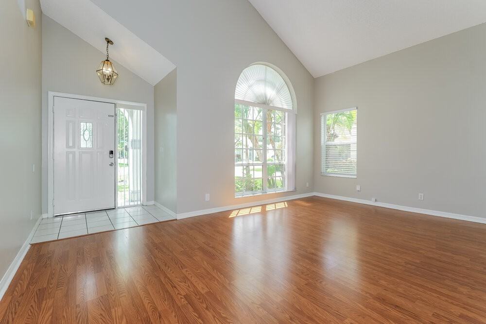 1027 Aviary Rd - Photo 5 of 17