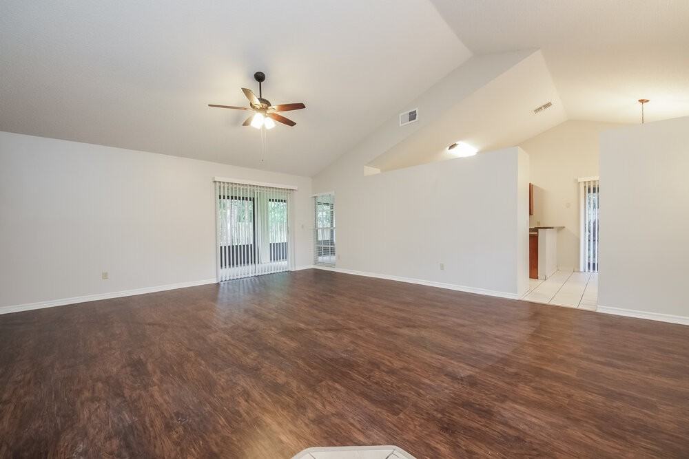 711 White River Dr - Photo 4 of 15
