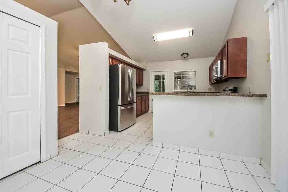711 White River Dr - Photo 5 of 15