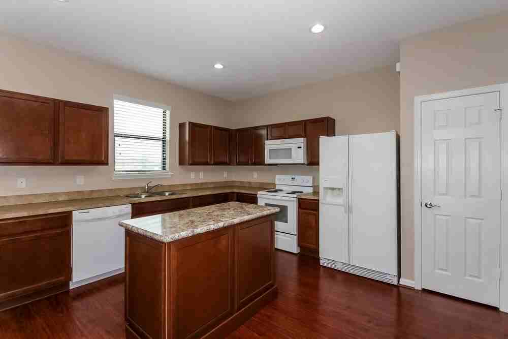 10716 55th Ct E - Photo 3 of 14