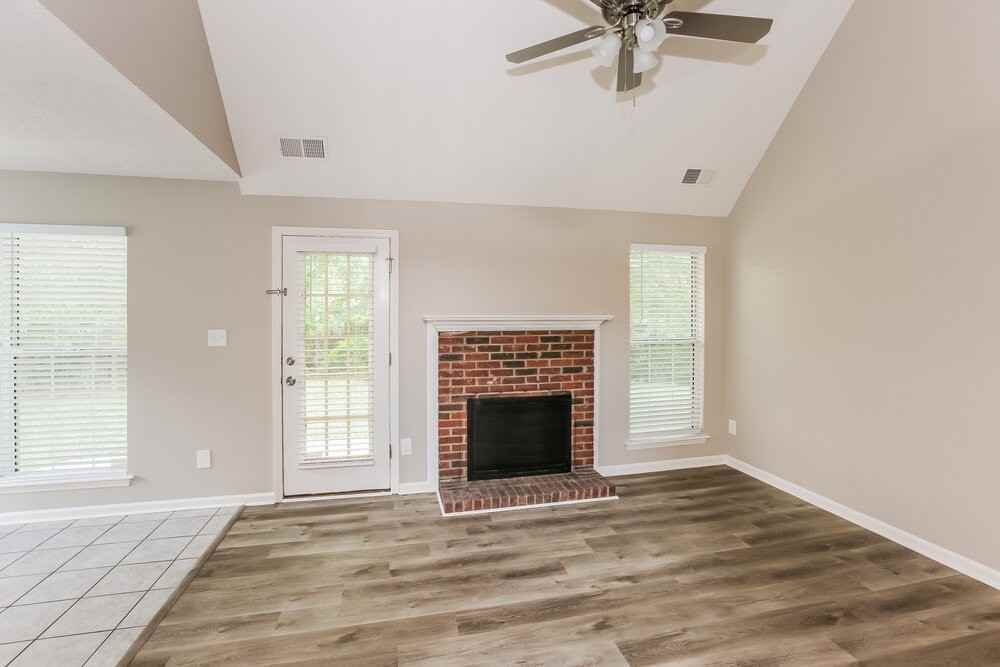 4006 Brookforest Ln - Photo 6 of 17