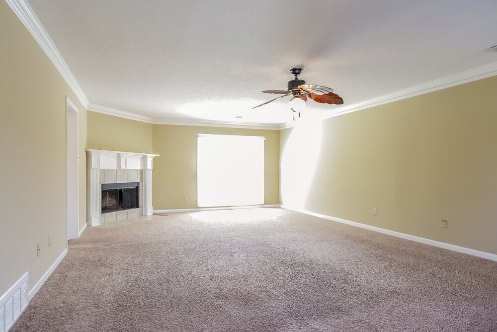300 N Ericson Rd - Photo 2 of 16