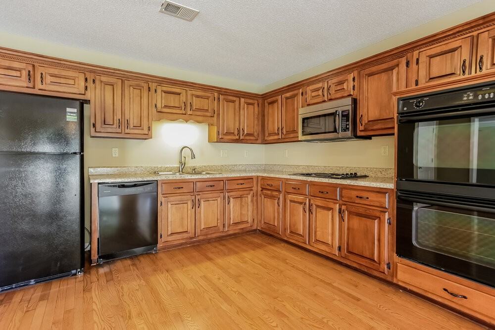 300 N Ericson Rd - Photo 5 of 16