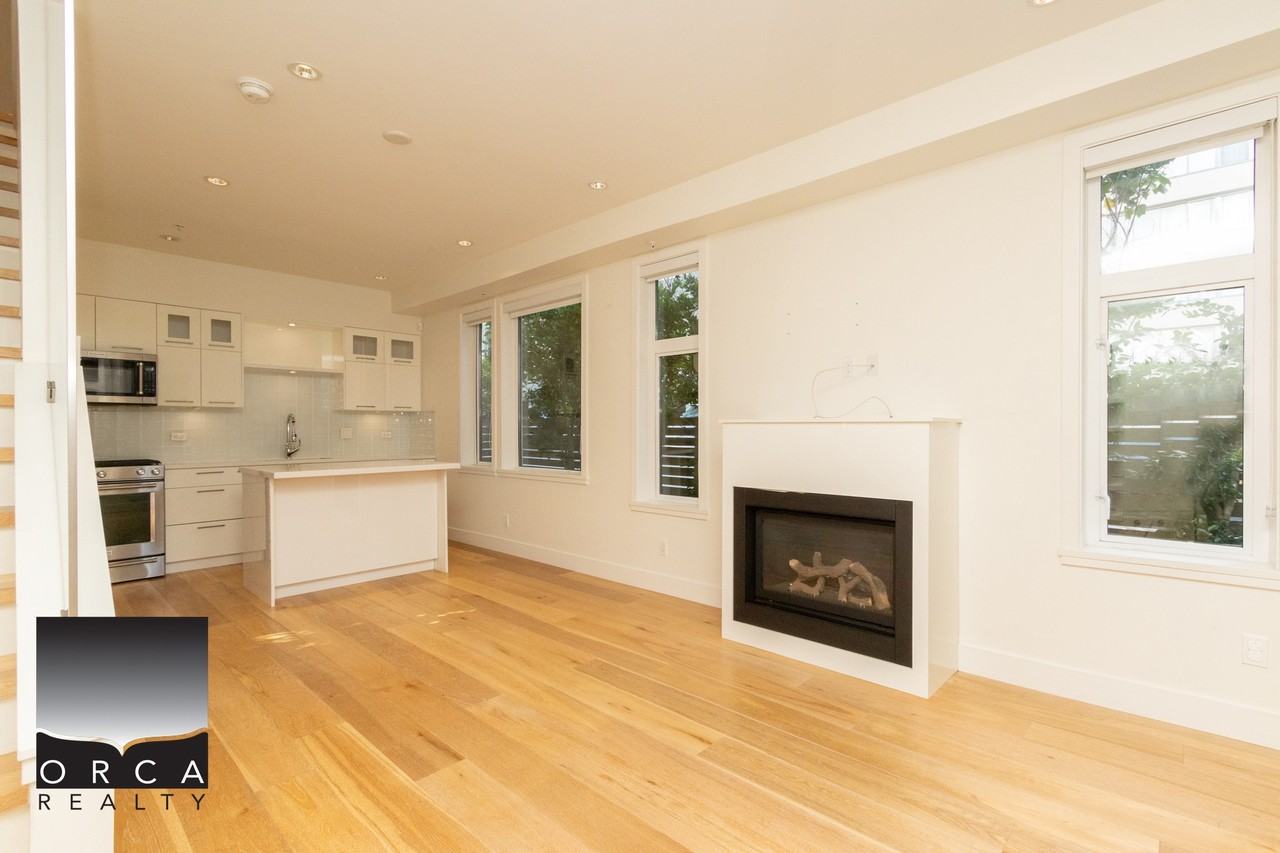 1078 Nicola St - Photo 3 of 23