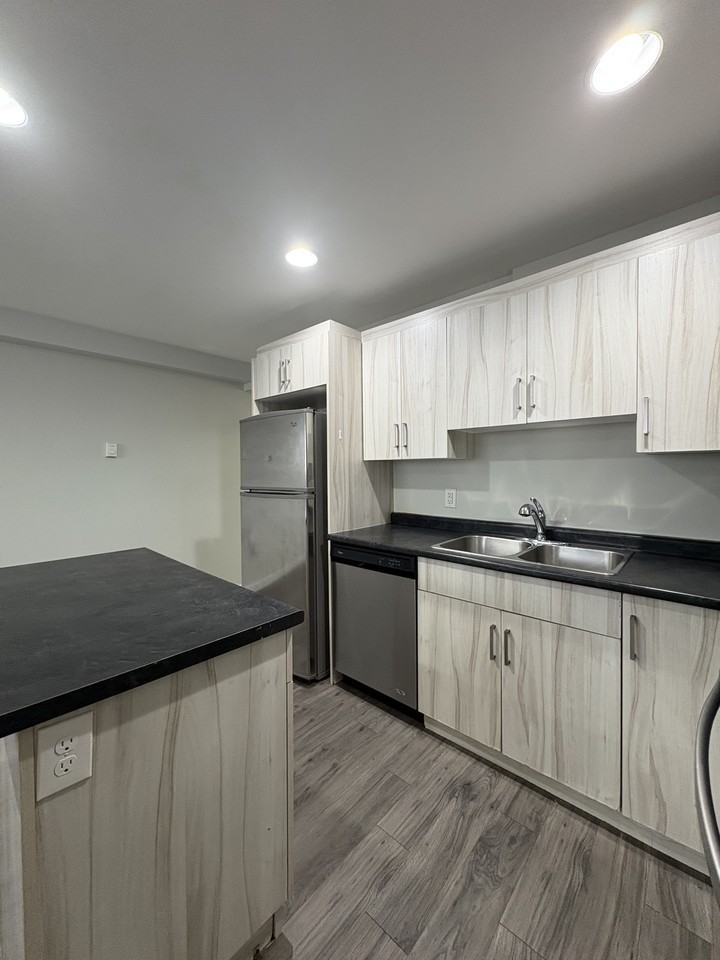 1530 Logan Avenue - 4 - Photo 4 of 12