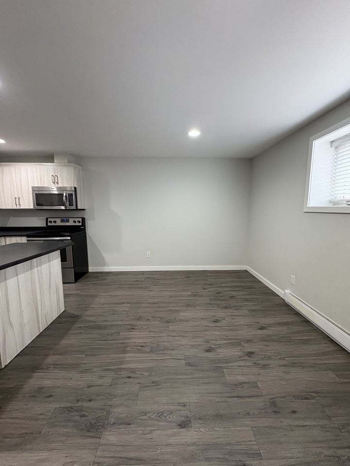 1530 Logan Avenue - 4 - Photo 6 of 12