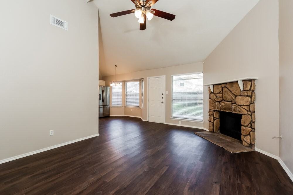 12215 White River Dr - Photo 3 of 16