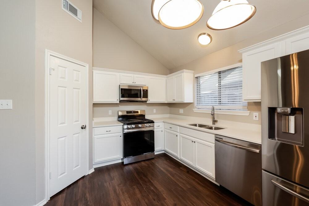 12215 White River Dr - Photo 5 of 16