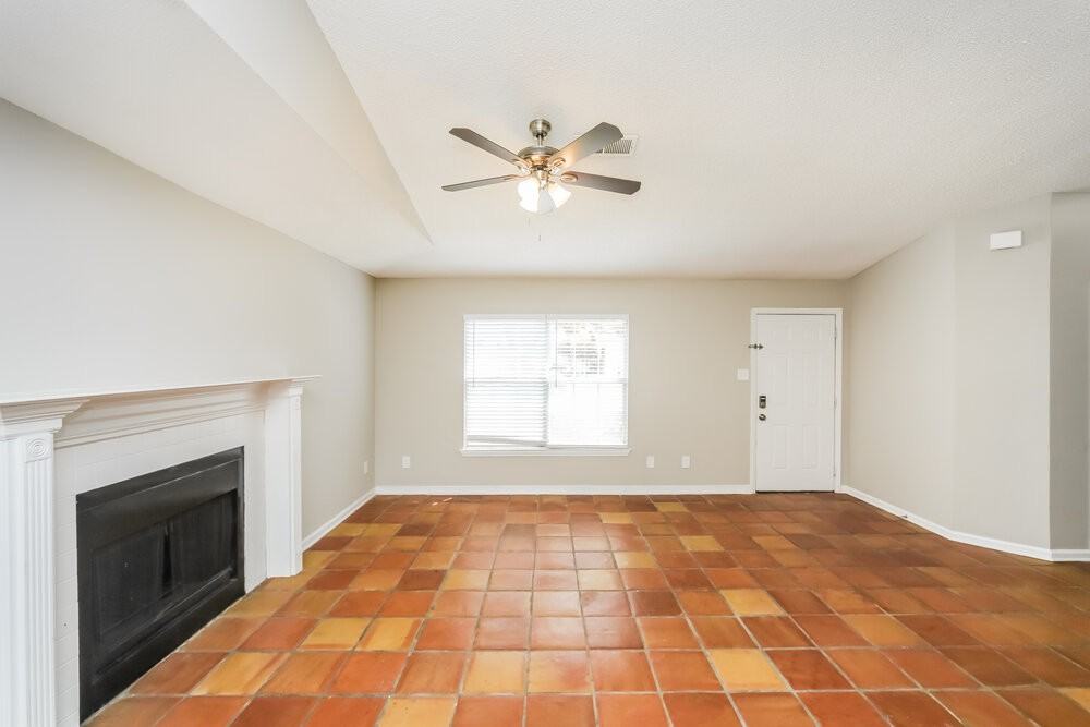 7203 Atterbury Cir E - Photo 3 of 16