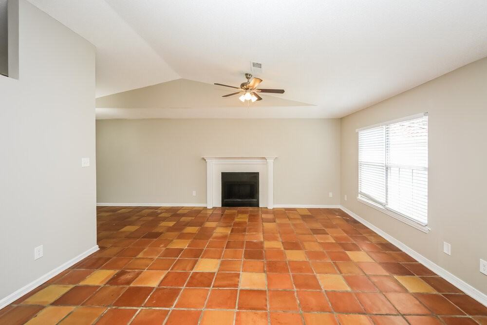7203 Atterbury Cir E - Photo 4 of 16
