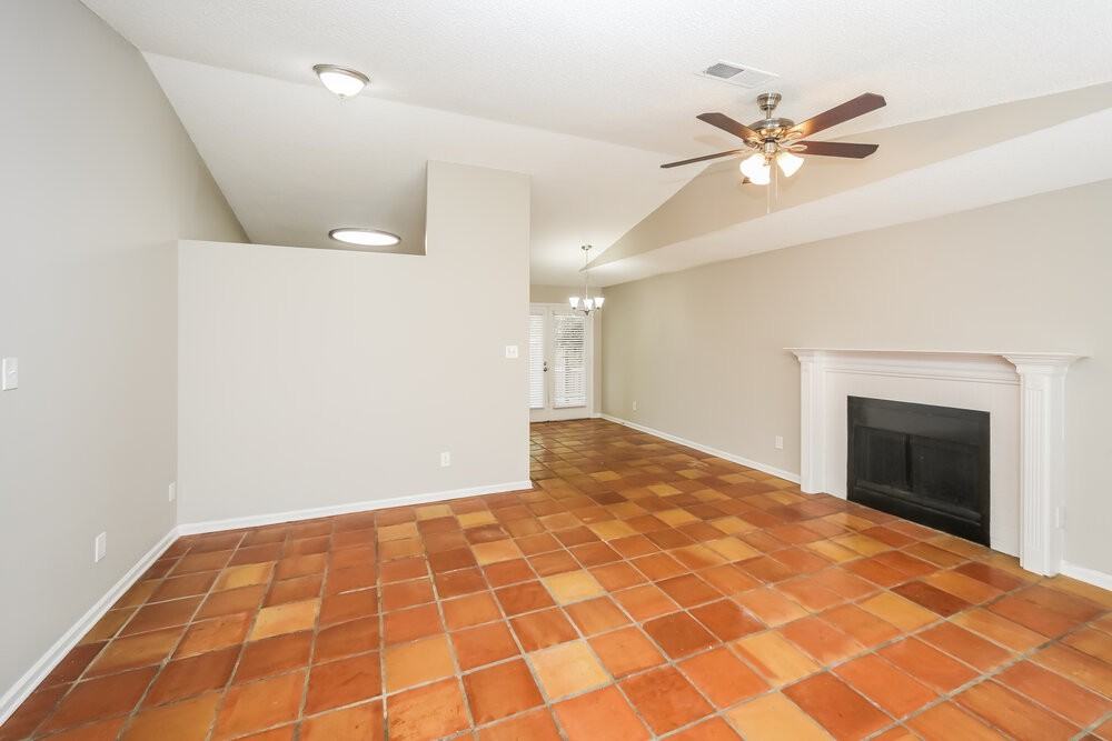 7203 Atterbury Cir E - Photo 5 of 16