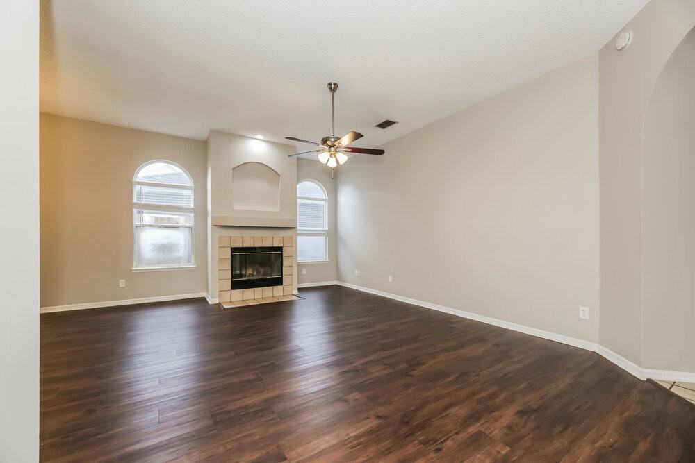 1455 Beecher Ln - Photo 4 of 16