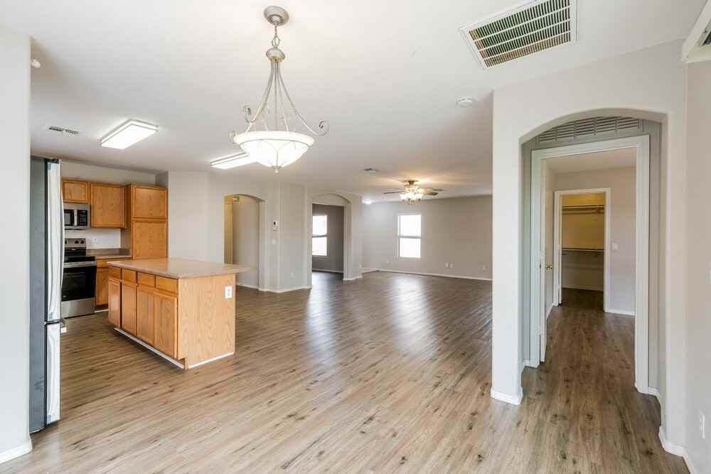 12901 N 127th Ln - Photo 6 of 16