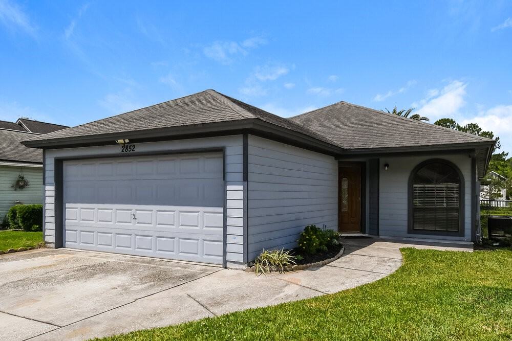 2852 Lantana Lakes Dr E - Photo 3 of 16