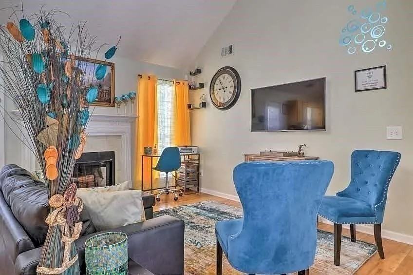 483 Oak Dr - Photo 3 of 17