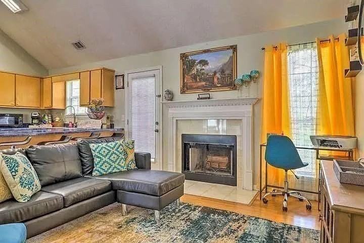 483 Oak Dr - Photo 4 of 17