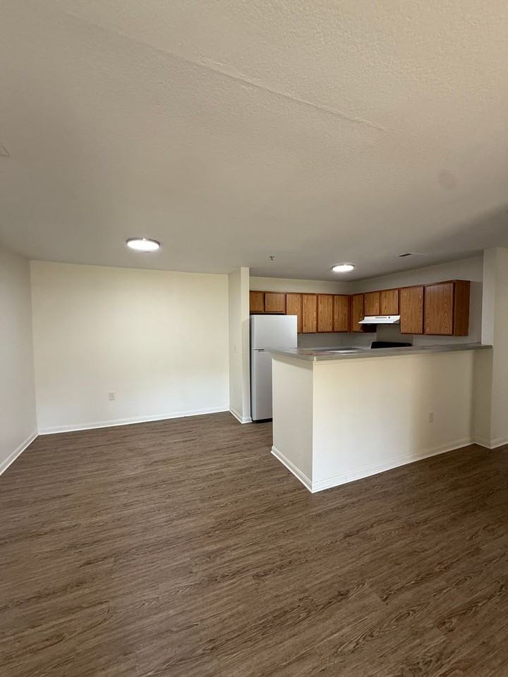 Highlands Apts - Photo 2 of 38