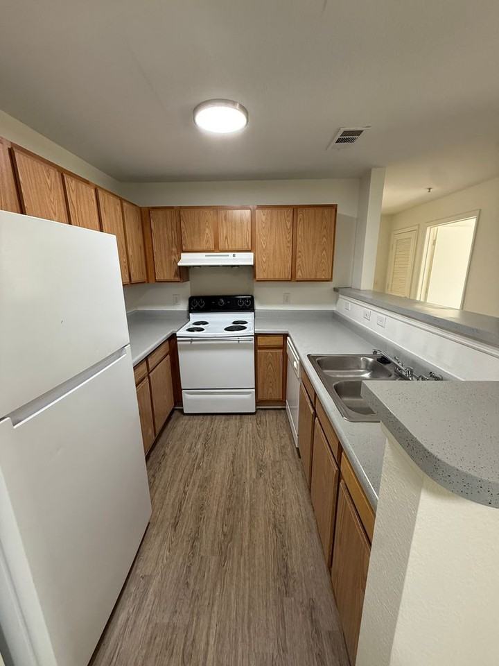 Highlands Apts - Photo 3 of 38