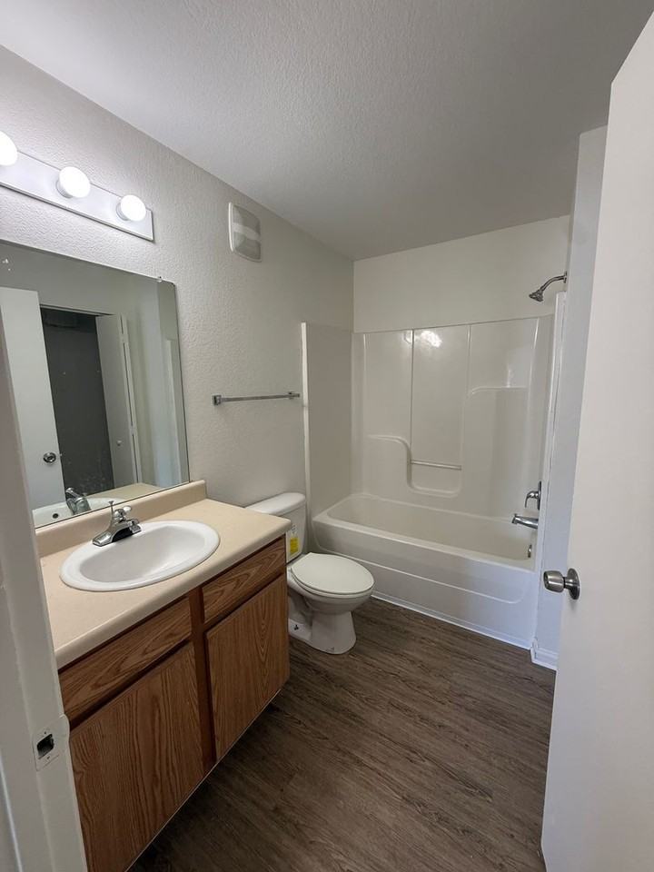 Highlands Apts - Photo 6 of 38