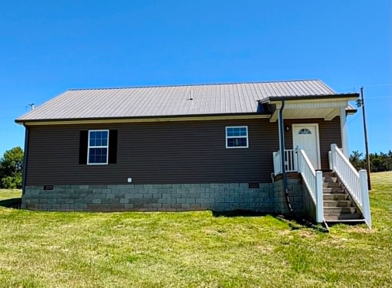 225 J Hunt Rd - Photo 2 of 12