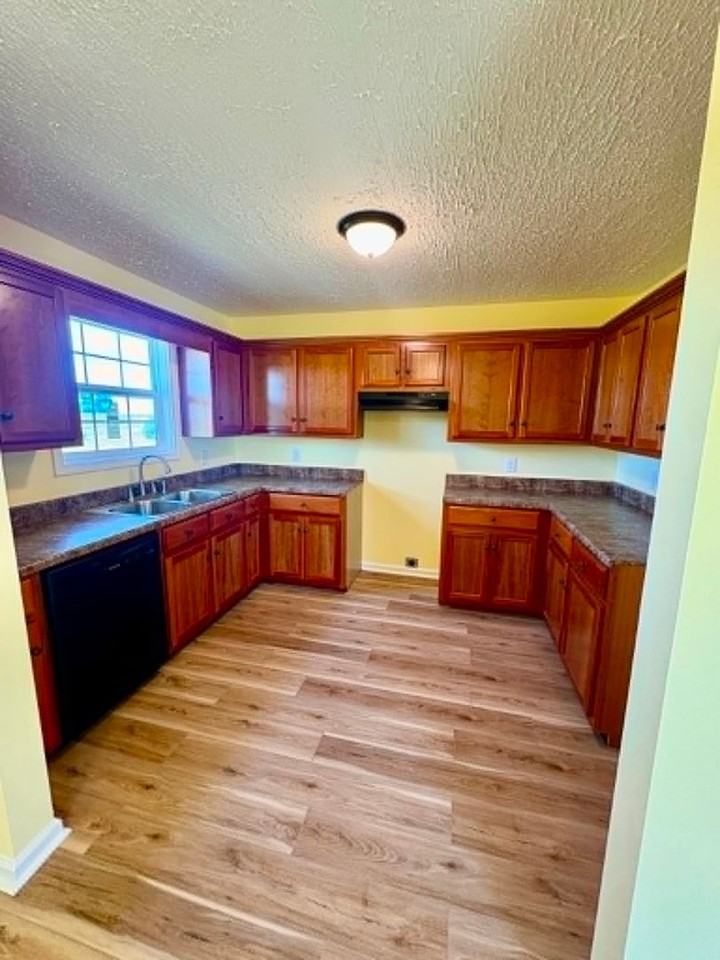 225 J Hunt Rd - Photo 5 of 12