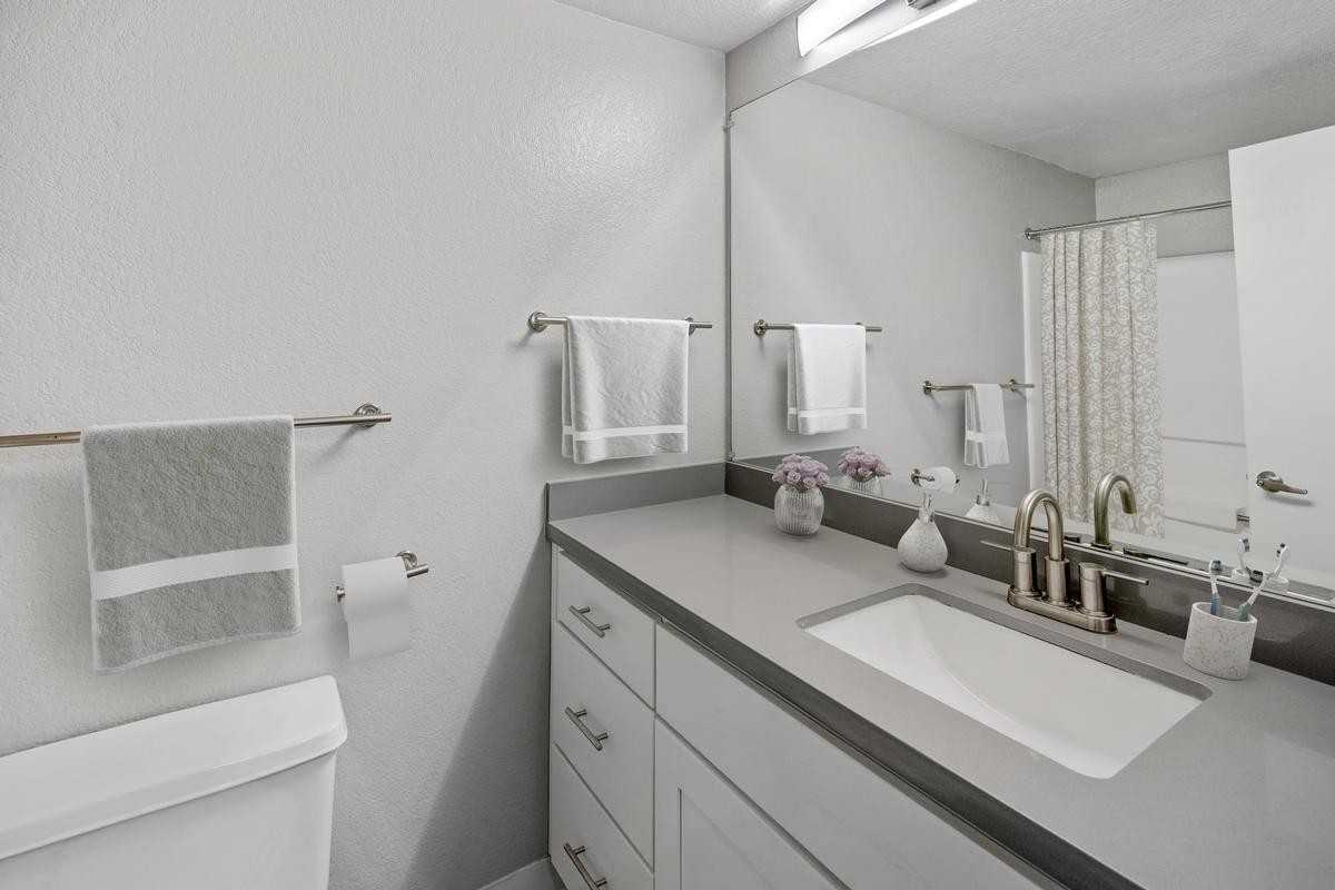862 Campus Dr - Photo 2 of 31