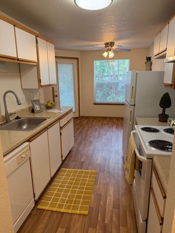 Kruse Villa Apartments - Photo 2 of 38