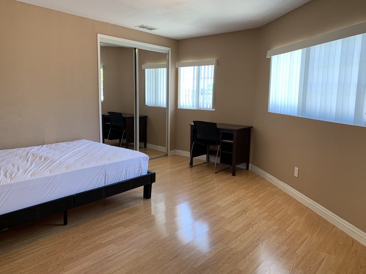 2307 South Lynn Court #B - Photo 2 of 11
