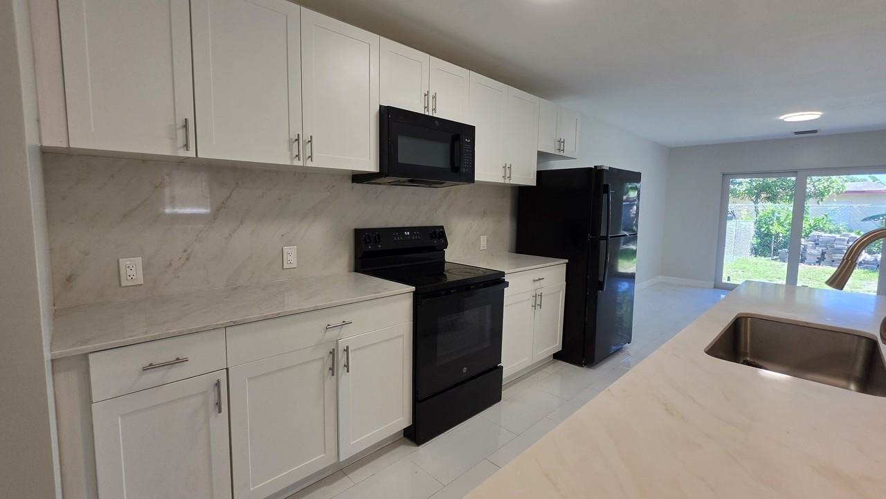 1068 Northwest 112th Street #1068 - Photo 4 of 15