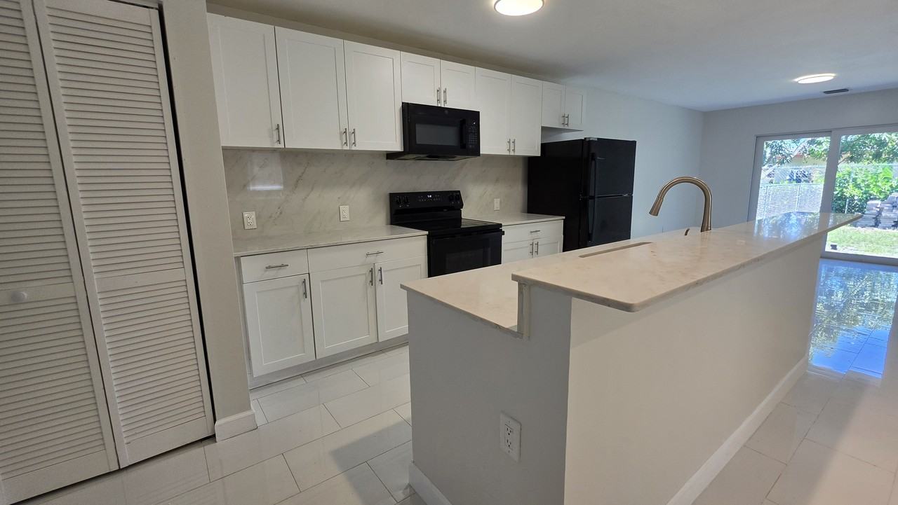 1068 Northwest 112th Street #1068 - Photo 5 of 15