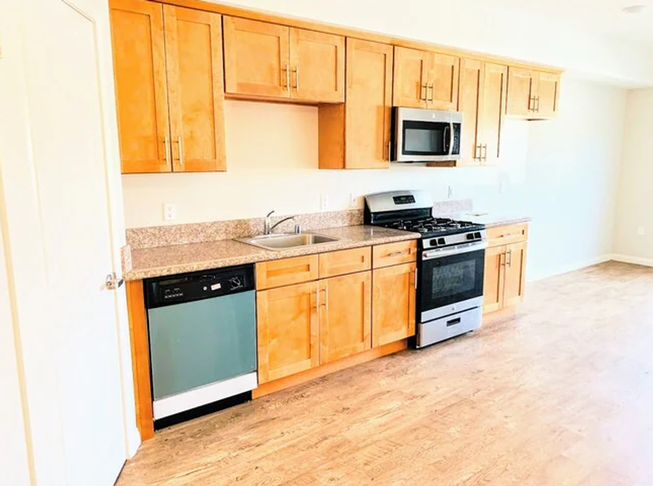 Yaya Cabrito Apartments - Photo 7 of 35