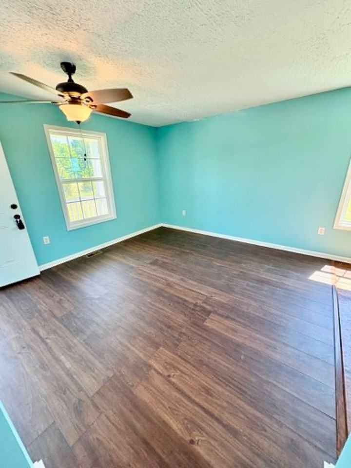 299 J Hunt Rd - Photo 2 of 12