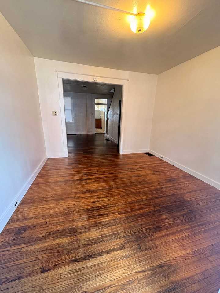 144 E Maple St - Photo 3 of 18