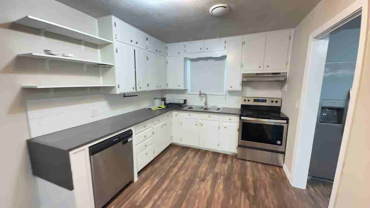 505 W Church Ave - Photo 6 of 19