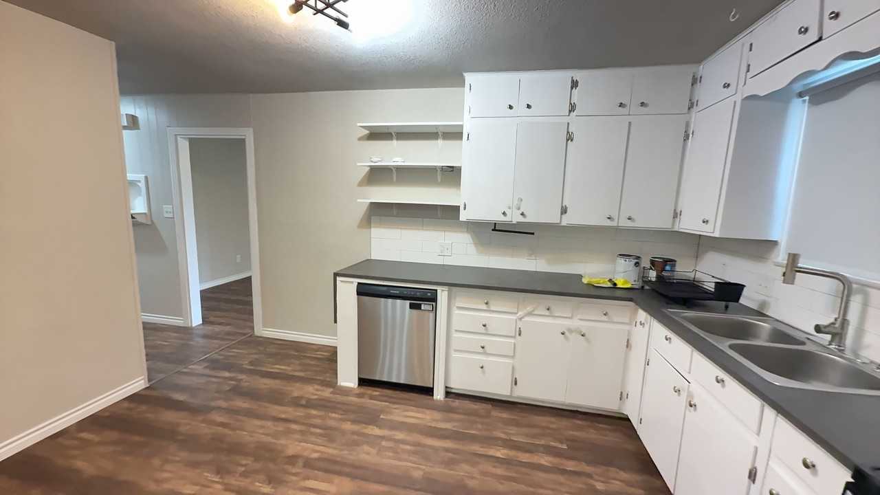 505 W Church Ave - Photo 7 of 19