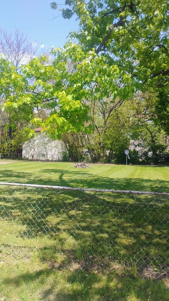 1537 Carlyle-Low - Photo 4 of 13
