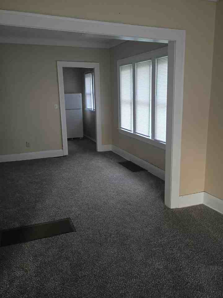 1537 Carlyle-Low - Photo 6 of 13