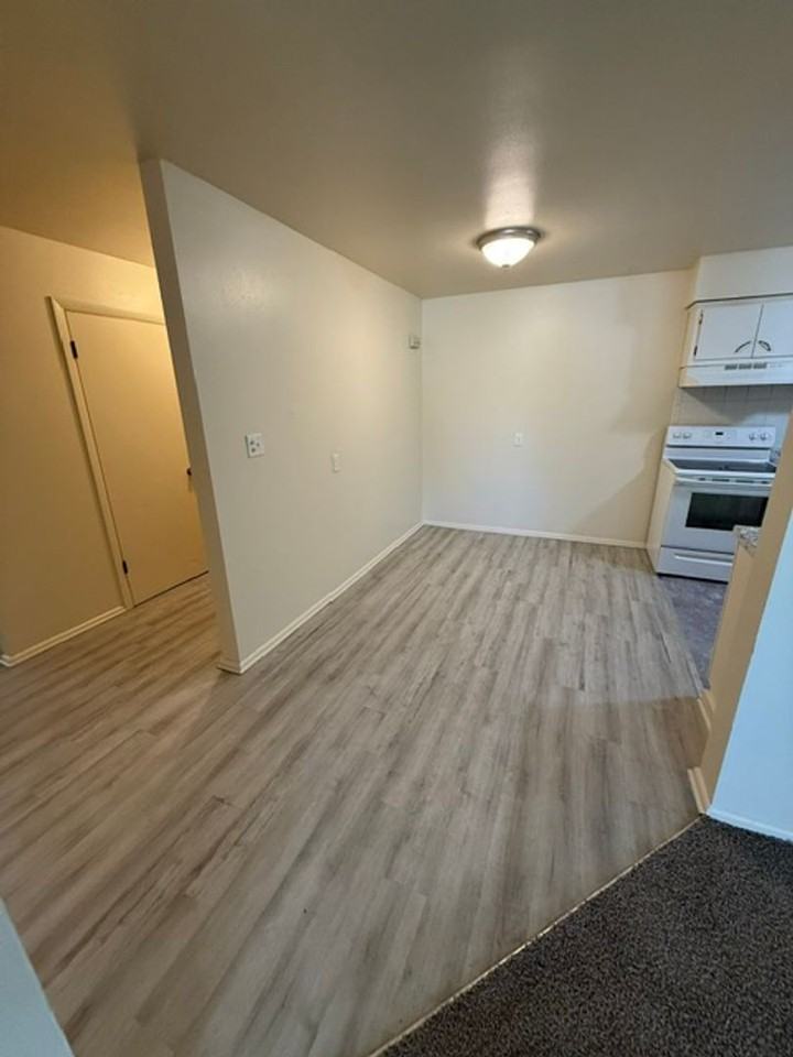 5414 58th Ave - Photo 3 of 11