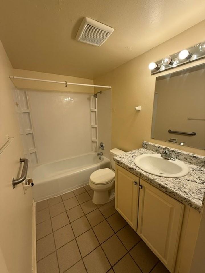 5414 58th Ave - Photo 5 of 11