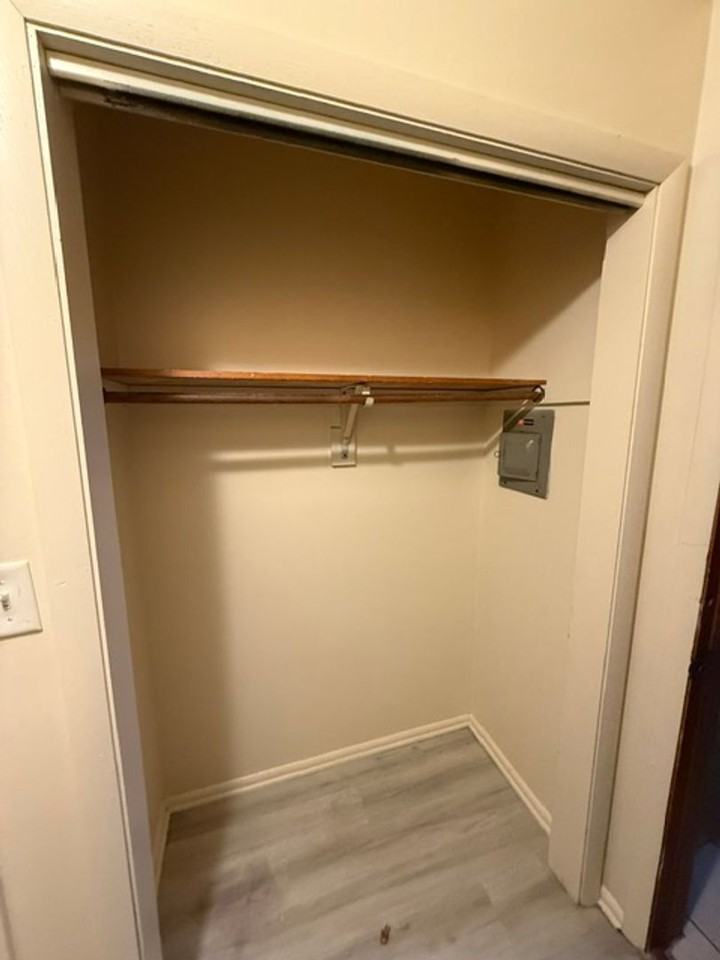 5414 58th Ave - Photo 6 of 11