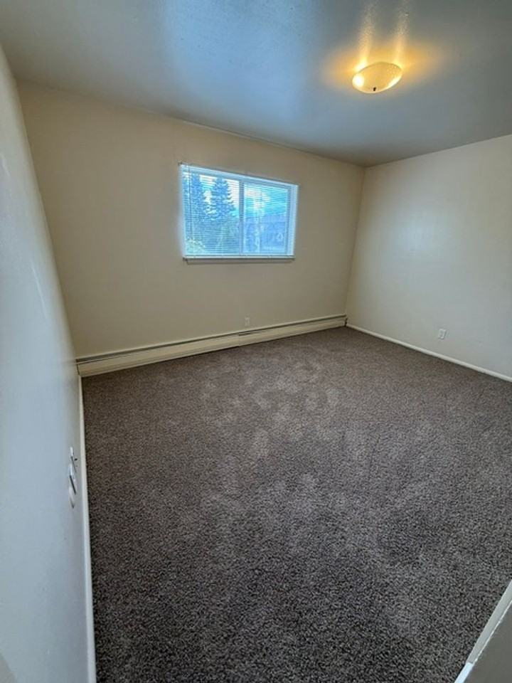 5414 58th Ave - Photo 7 of 11