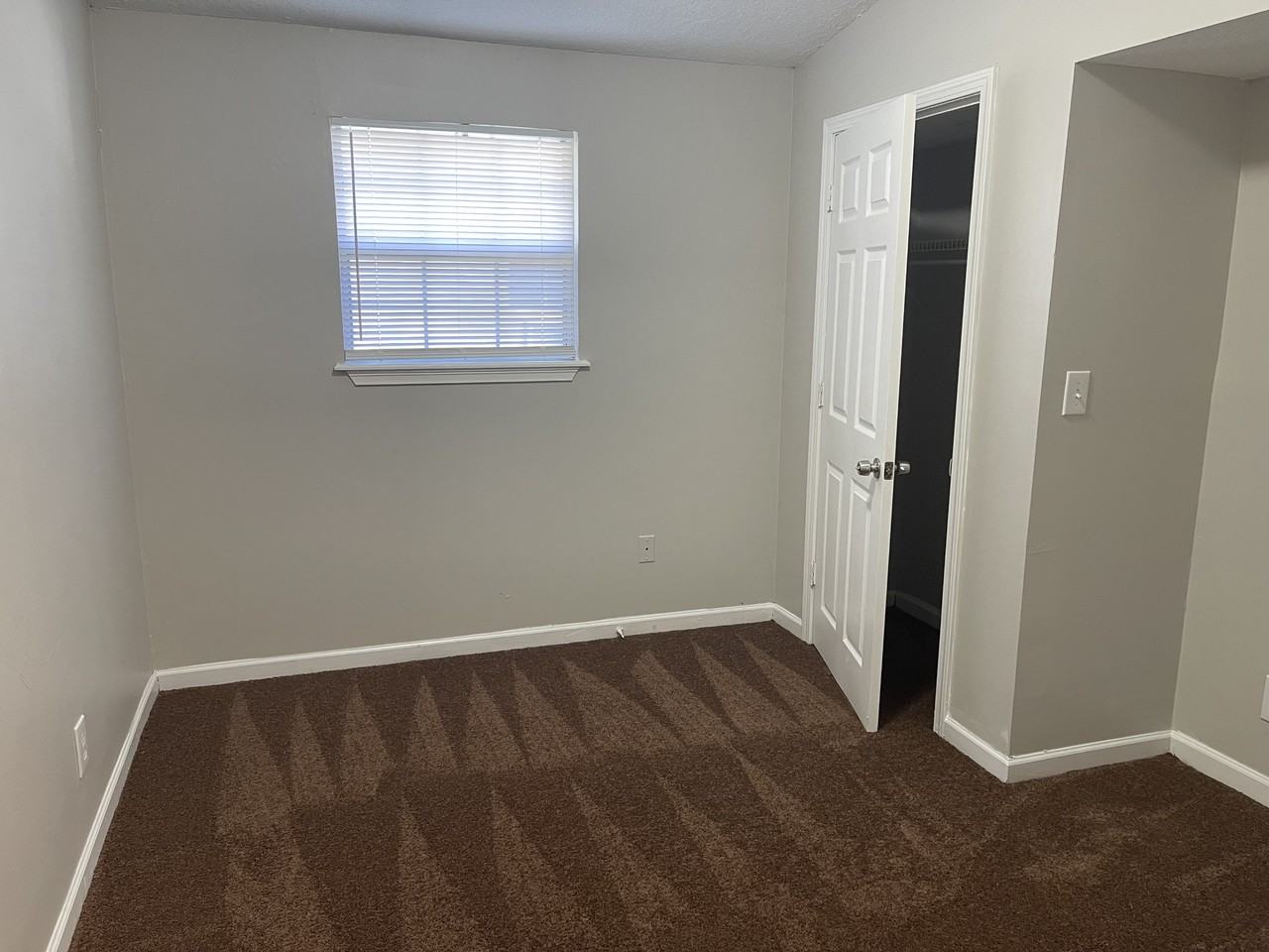 4633 Shelby Ave #1 - Photo 6 of 11