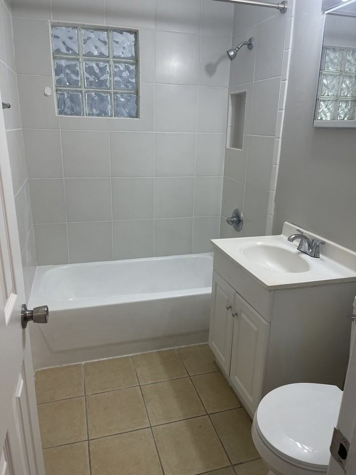 4633 Shelby Ave #1 - Photo 7 of 11
