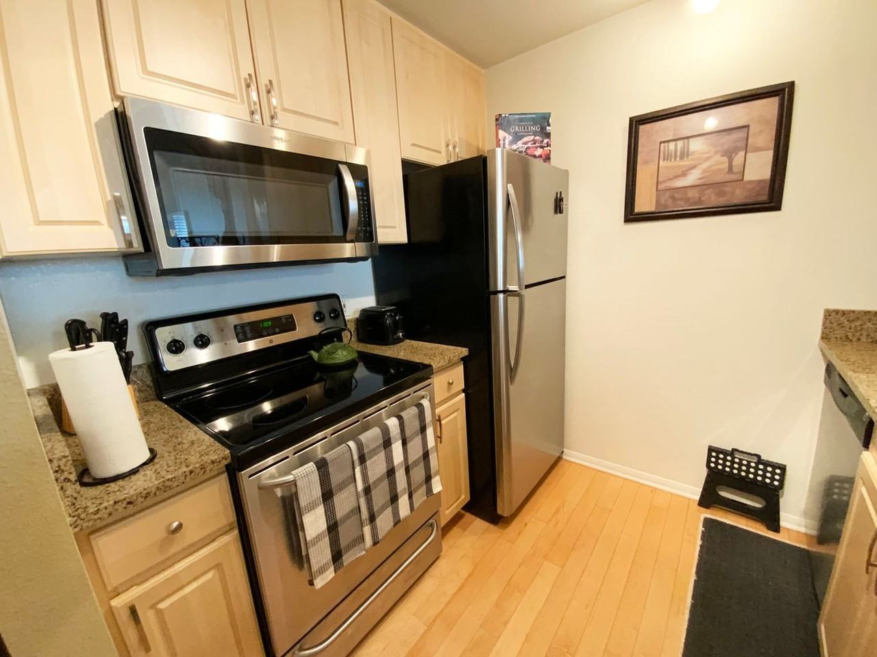 1970 Columbia St #315 - Photo 6 of 24