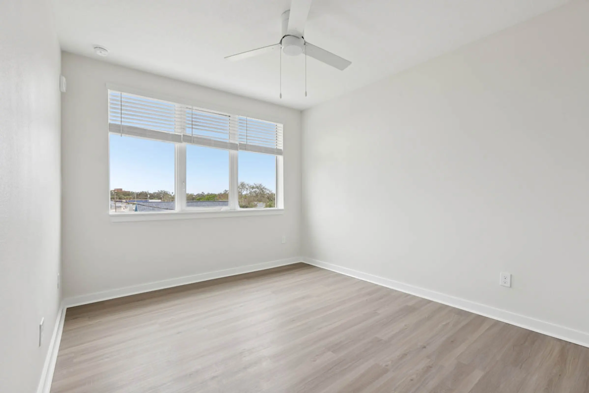438 106th Ave N - Photo 5 of 6