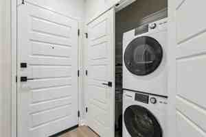 featured image of 438 106th Ave N